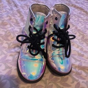Girls iridescent boots